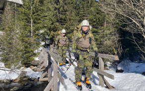 Vojenská policie trénovala přesuny na sněhu a ledu