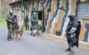 8_odsun_pachatelu_na_shromazdiste_2.jpg