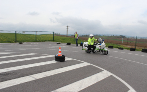 Výcvik motorkářů Vojenské policie