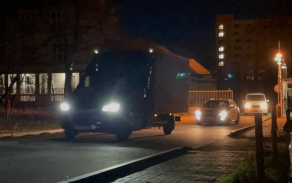 2020 Novou vakcínu doprovodila Vojenská policie