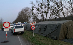 2020 Vojenští policisté střeží rizikovou oblast na Moravě
